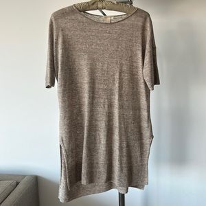 Eileen Fisher short sleeve 100% linen lightweight sweater. Perfect for spring.